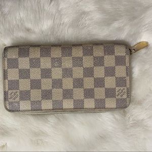 LOUIS VUITTON ZIPPER WALLET